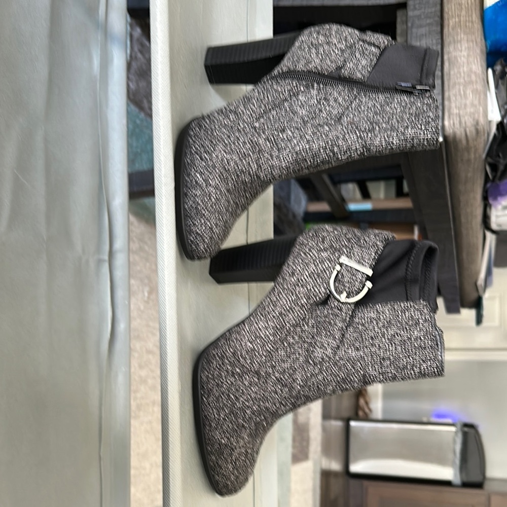 Women's Gray Ankle Boots